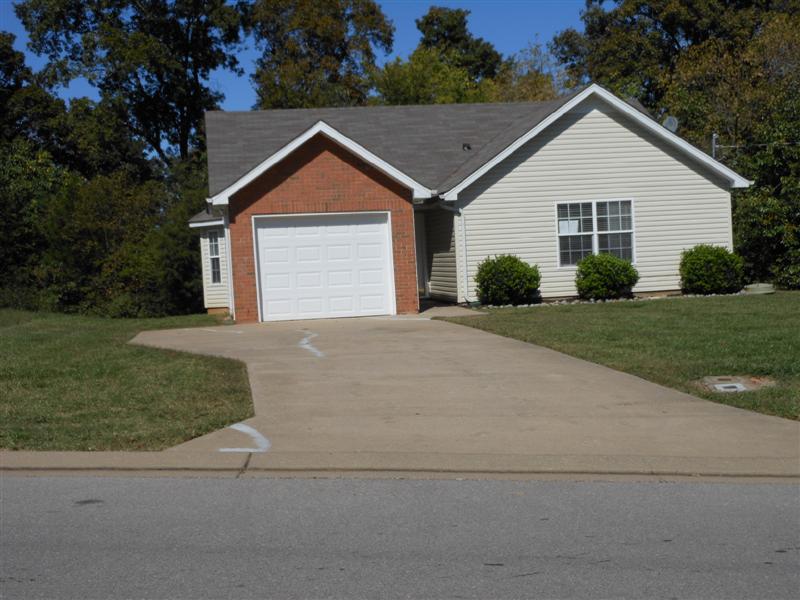 1200 Akins Ridge Drive, La Vergne Tennessee 37086