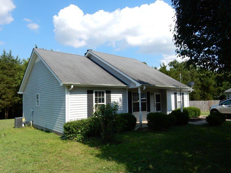 613 Kendrick Court, LaVergne TN 37086